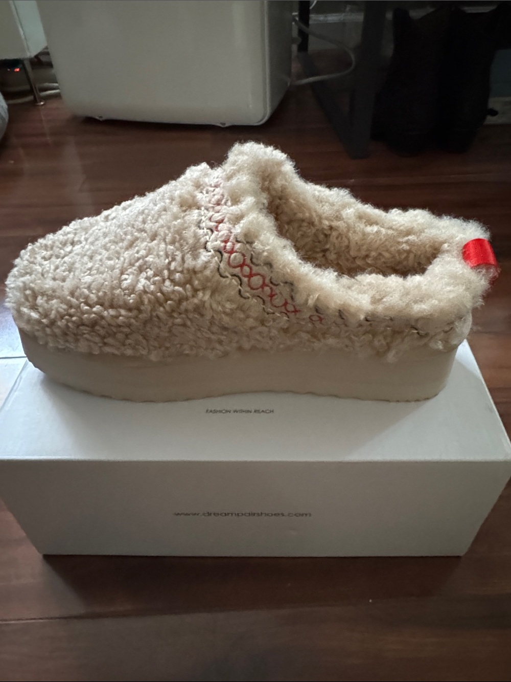 Dream Pairs Cozy Shearling Slide Slipper in Beige